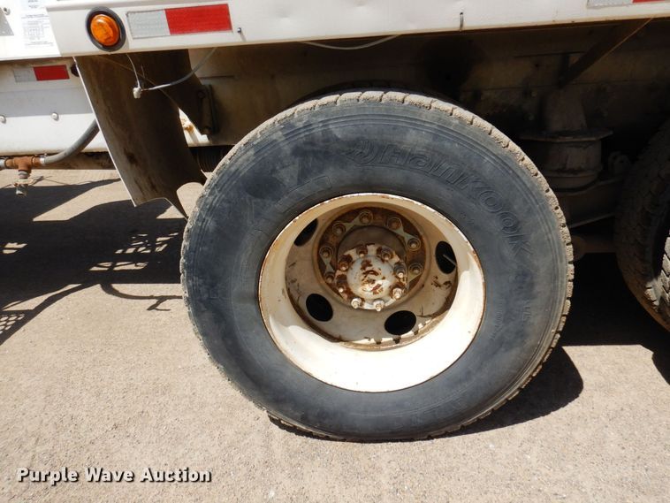 image for item KU9967 2005 Mack CV513  ready mix truck