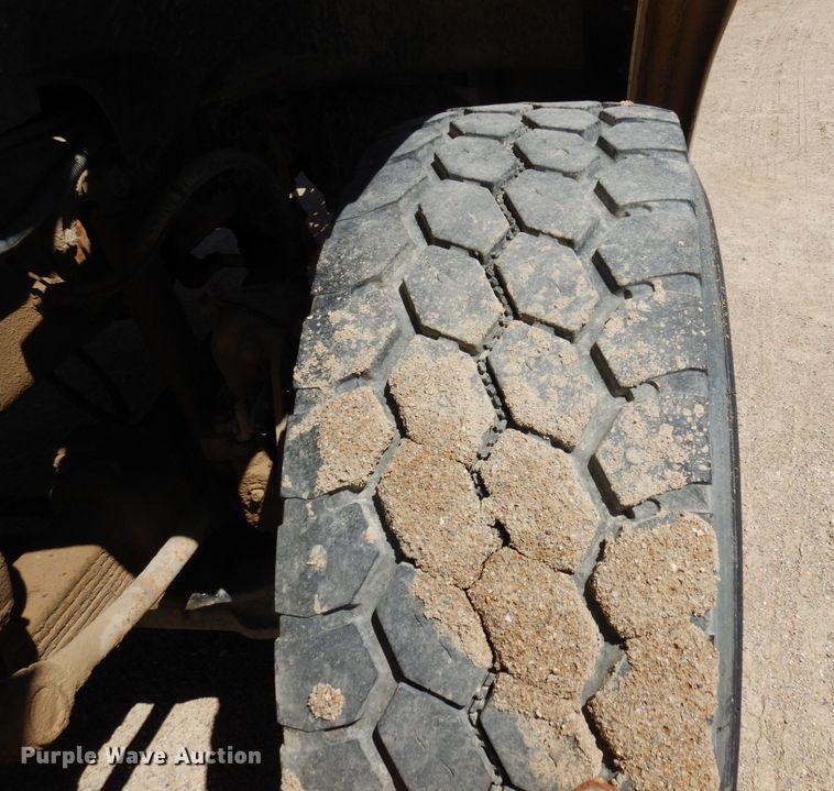 image for item KU9969 2004 Sterling LT9500  ready mix truck