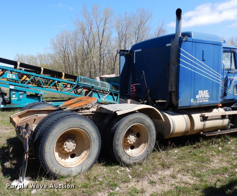 image for item KU9970 1997 Mack CH613  semi truck