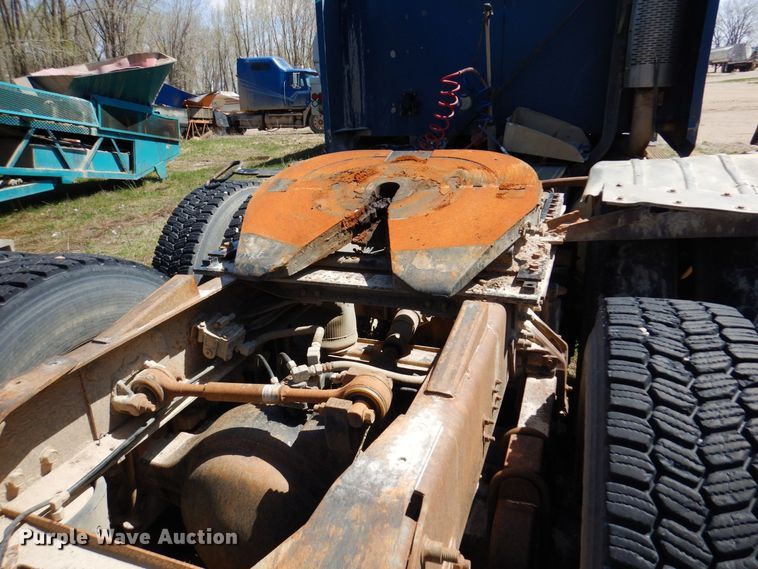 image for item KU9970 1997 Mack CH613  semi truck