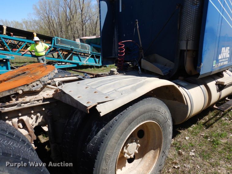 image for item KU9970 1997 Mack CH613  semi truck