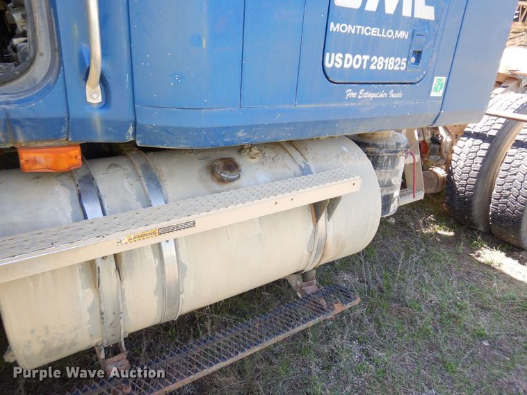 image for item KU9970 1997 Mack CH613  semi truck