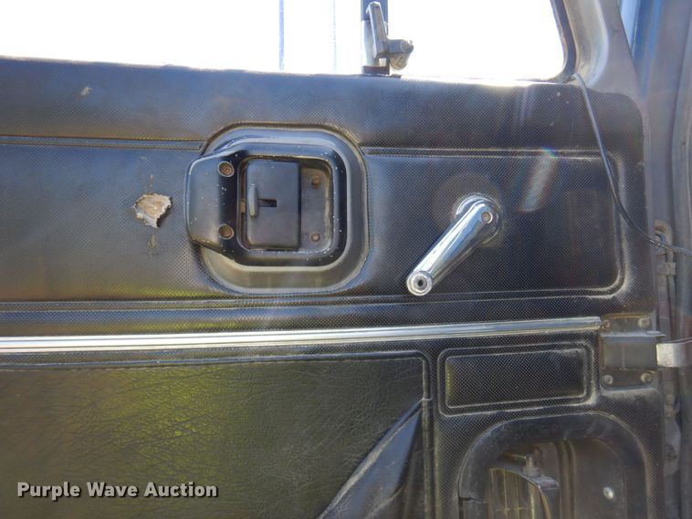 image for item KU9970 1997 Mack CH613  semi truck