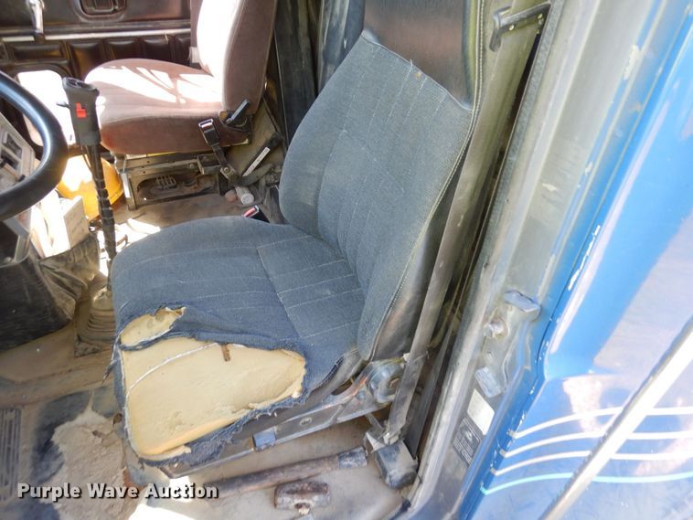 image for item KU9970 1997 Mack CH613  semi truck