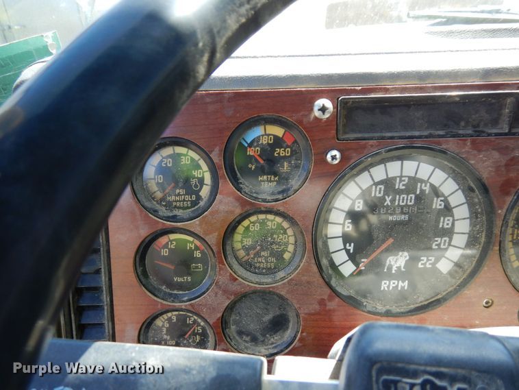 image for item KU9970 1997 Mack CH613  semi truck