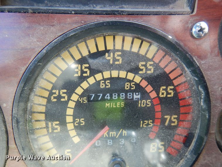 image for item KU9970 1997 Mack CH613  semi truck