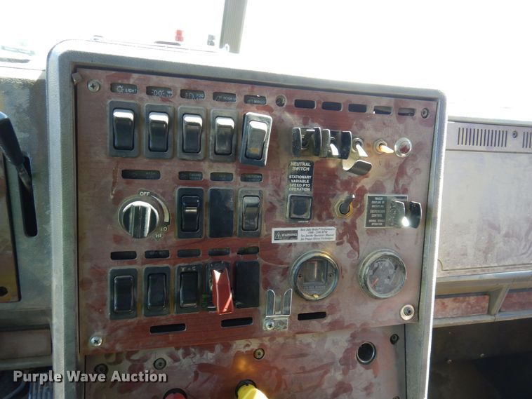 image for item KU9970 1997 Mack CH613  semi truck