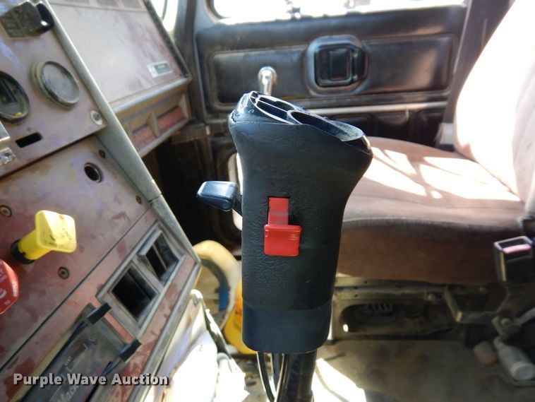 image for item KU9970 1997 Mack CH613  semi truck