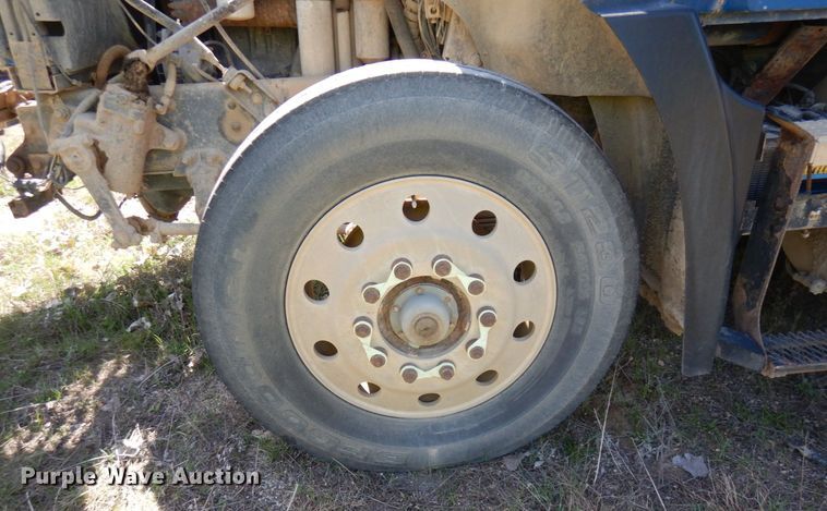 image for item KU9970 1997 Mack CH613  semi truck