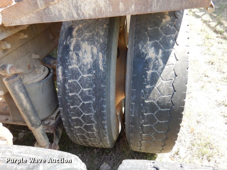 image for item KU9970 1997 Mack CH613  semi truck