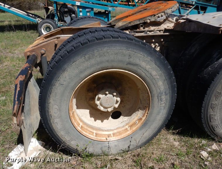 image for item KU9970 1997 Mack CH613  semi truck