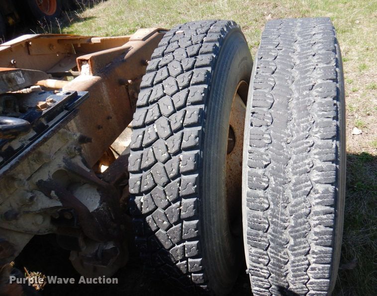 image for item KU9970 1997 Mack CH613  semi truck