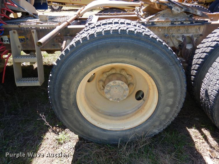 image for item KU9970 1997 Mack CH613  semi truck