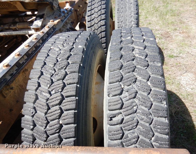 image for item KU9970 1997 Mack CH613  semi truck