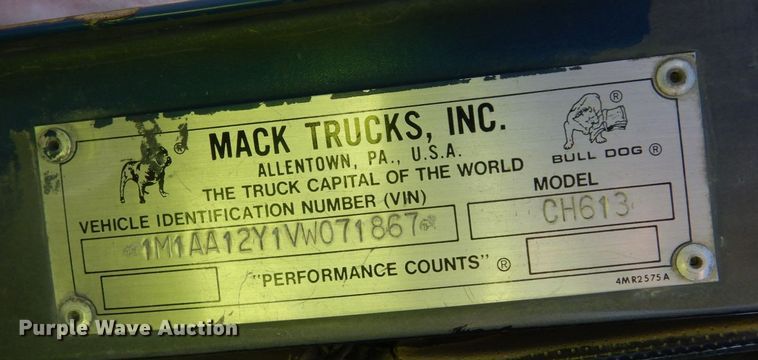image for item KU9970 1997 Mack CH613  semi truck