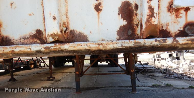 image for item KU9974 1977 Budd  dry van trailer