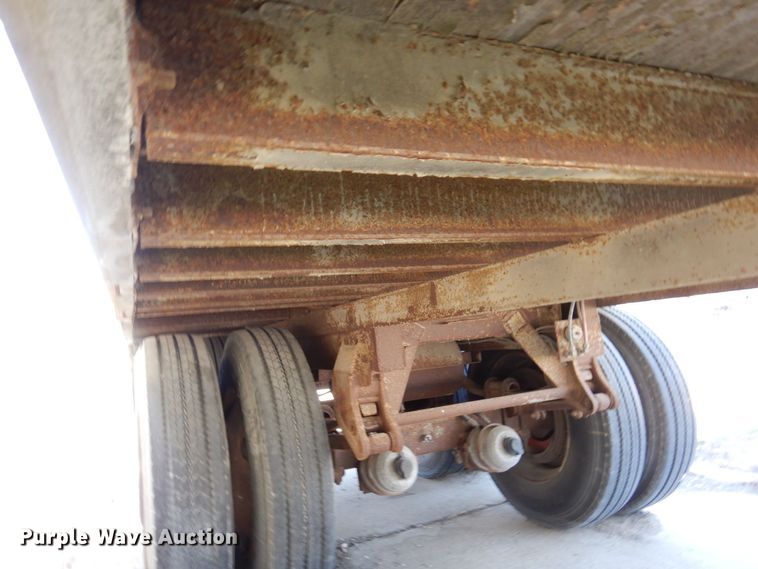image for item KU9974 1977 Budd  dry van trailer