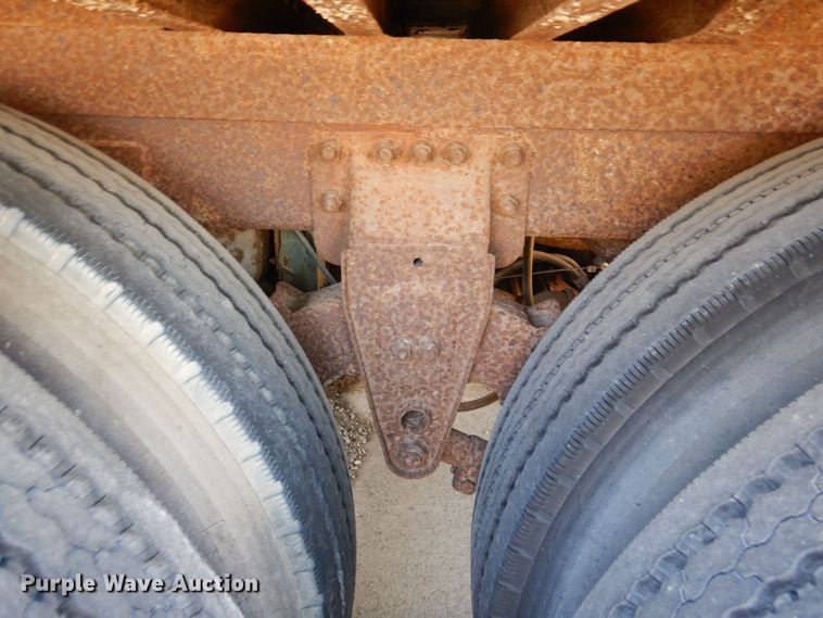 image for item KU9974 1977 Budd  dry van trailer