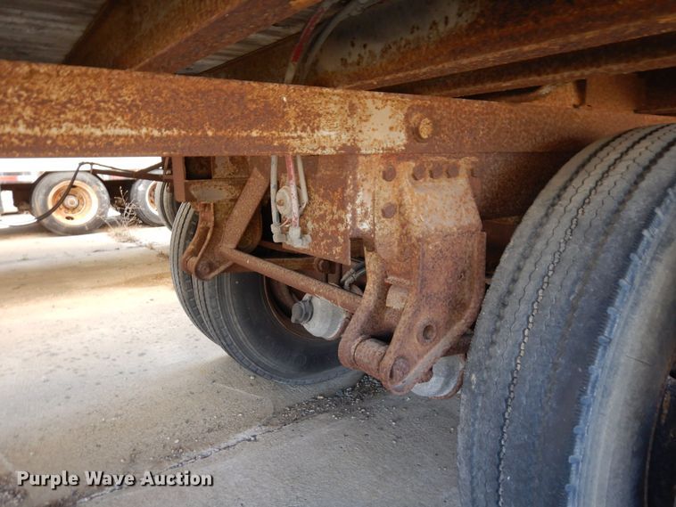 image for item KU9974 1977 Budd  dry van trailer