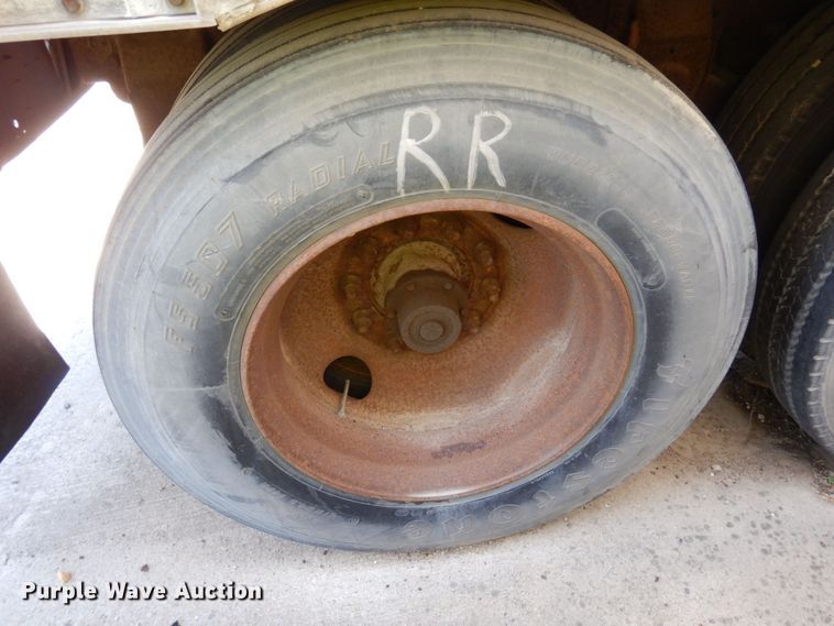 image for item KU9974 1977 Budd  dry van trailer