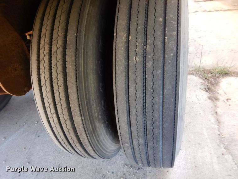 image for item KU9974 1977 Budd  dry van trailer