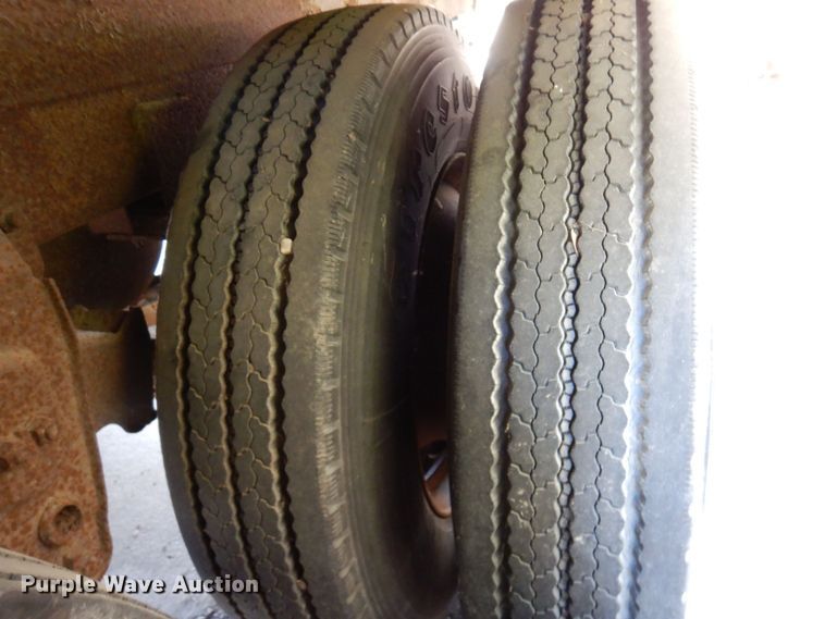 image for item KU9974 1977 Budd  dry van trailer