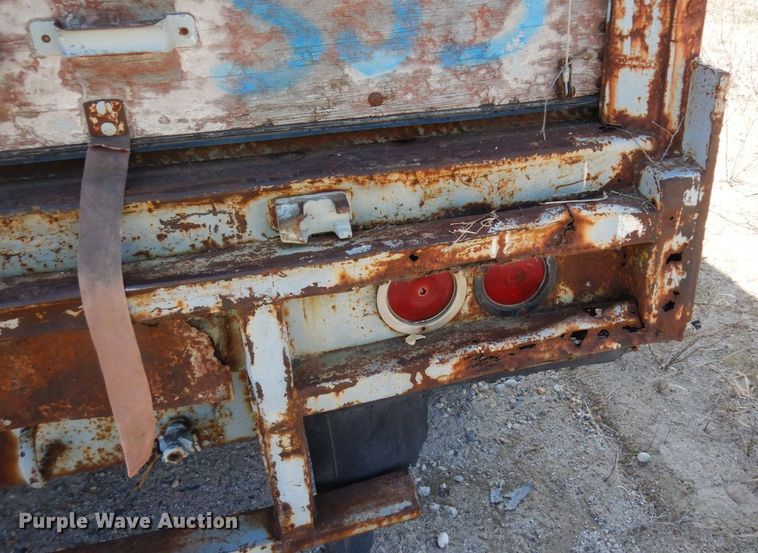 image for item KU9976 1969 Gindy  dry van trailer