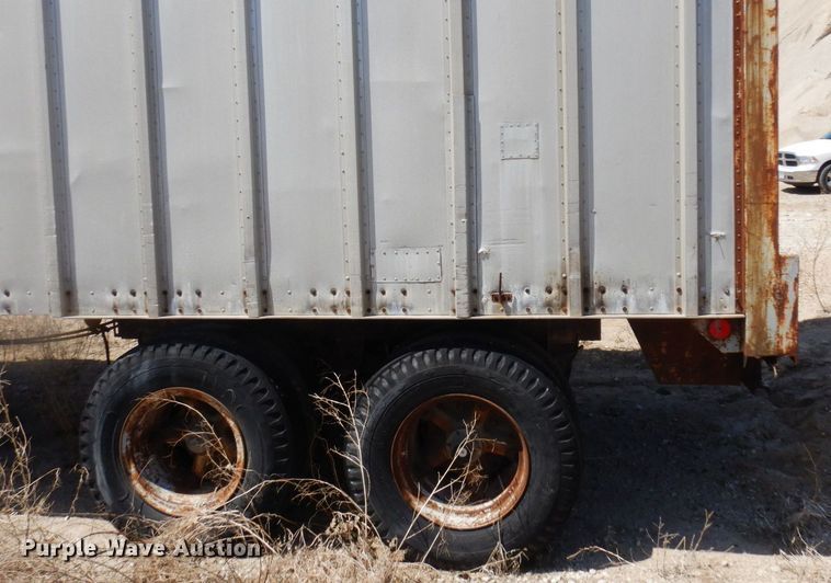 image for item KU9976 1969 Gindy  dry van trailer