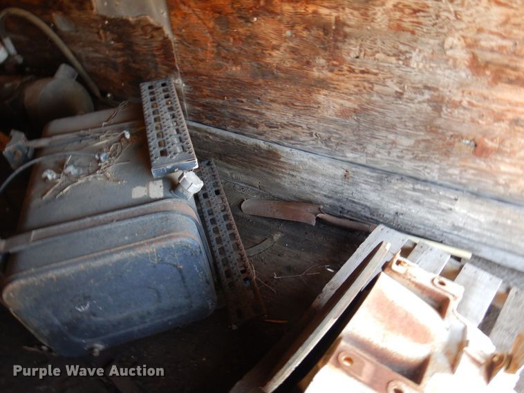 image for item KU9976 1969 Gindy  dry van trailer