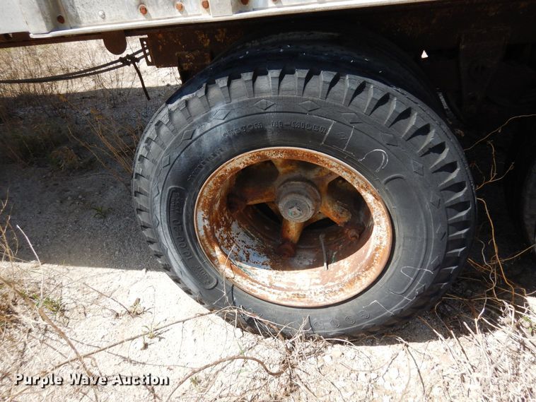 image for item KU9976 1969 Gindy  dry van trailer