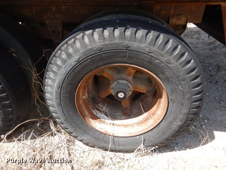 image for item KU9976 1969 Gindy  dry van trailer