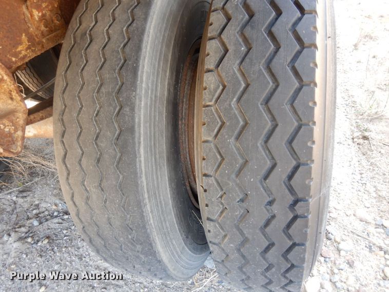 image for item KU9976 1969 Gindy  dry van trailer