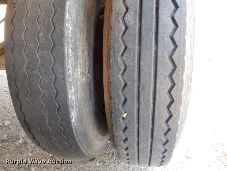 image for item KU9976 1969 Gindy  dry van trailer