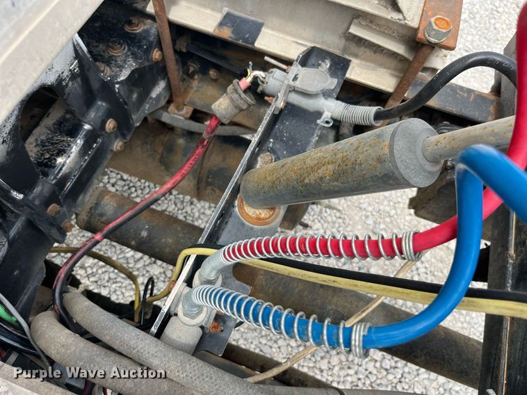 image for item LA9943 1997 Kenworth T800  semi truck