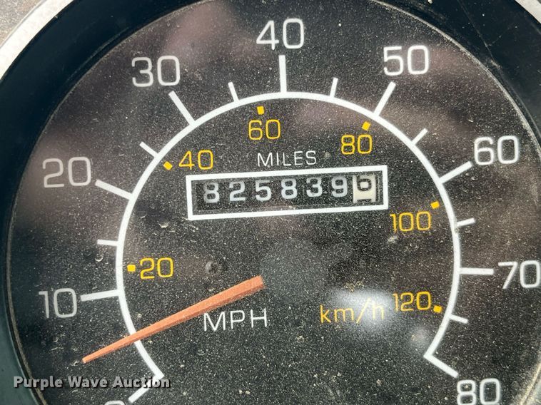 image for item LA9943 1997 Kenworth T800  semi truck