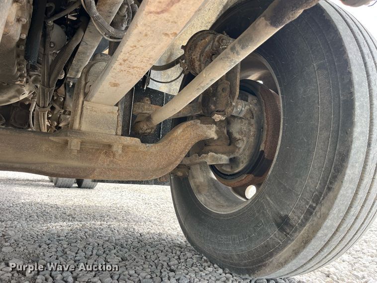 image for item LA9943 1997 Kenworth T800  semi truck