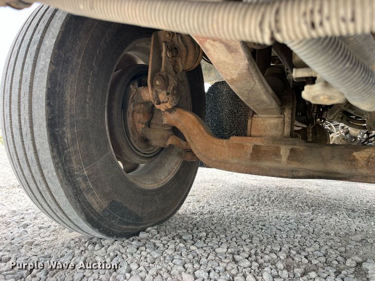 image for item LA9943 1997 Kenworth T800  semi truck