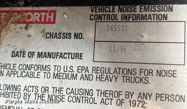 image for item LA9943 1997 Kenworth T800  semi truck