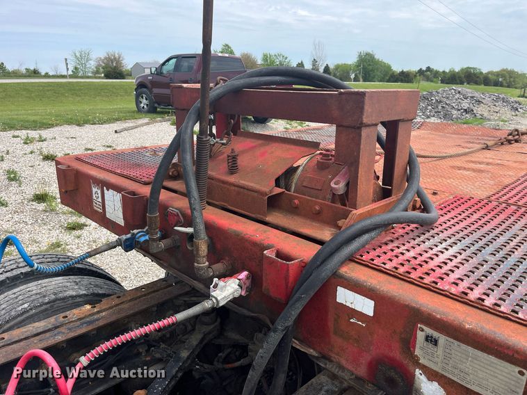 image for item LA9944 1995 Trail King TK70HT-482  drop deck equipment trailer