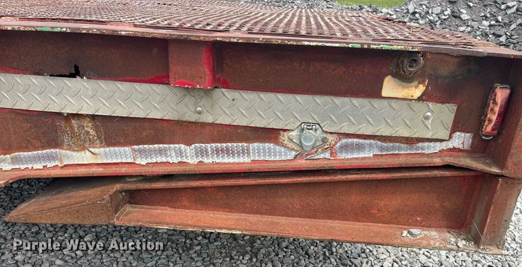 image for item LA9944 1995 Trail King TK70HT-482  drop deck equipment trailer
