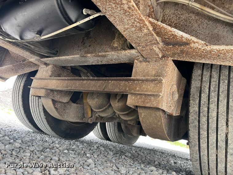 image for item LA9944 1995 Trail King TK70HT-482  drop deck equipment trailer