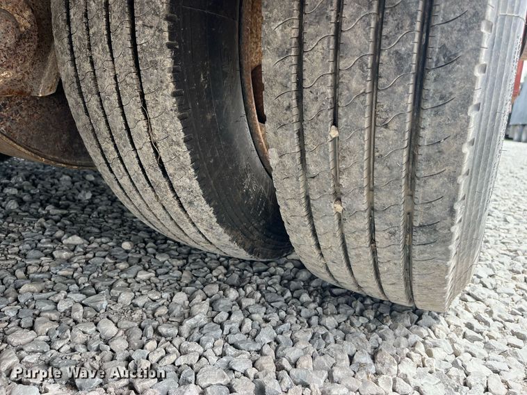 image for item LA9944 1995 Trail King TK70HT-482  drop deck equipment trailer