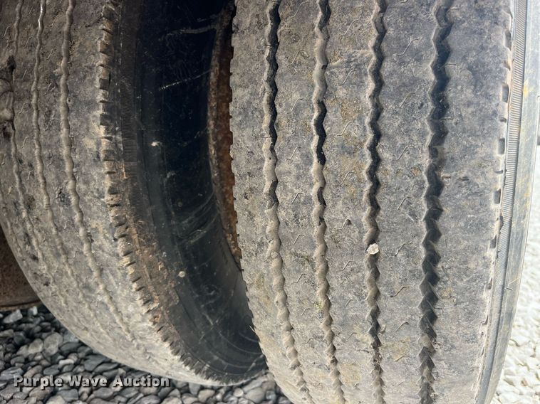 image for item LA9944 1995 Trail King TK70HT-482  drop deck equipment trailer