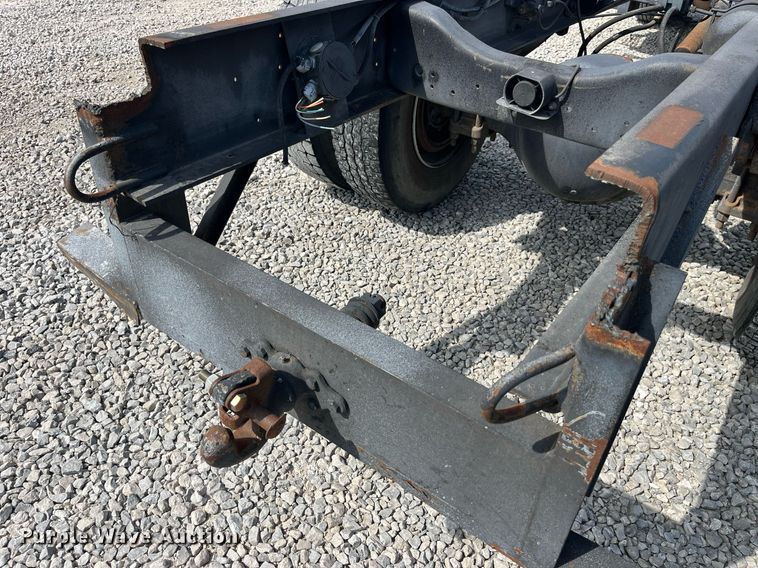 image for item LA9946 1998 Ford F700  truck cab and chassis