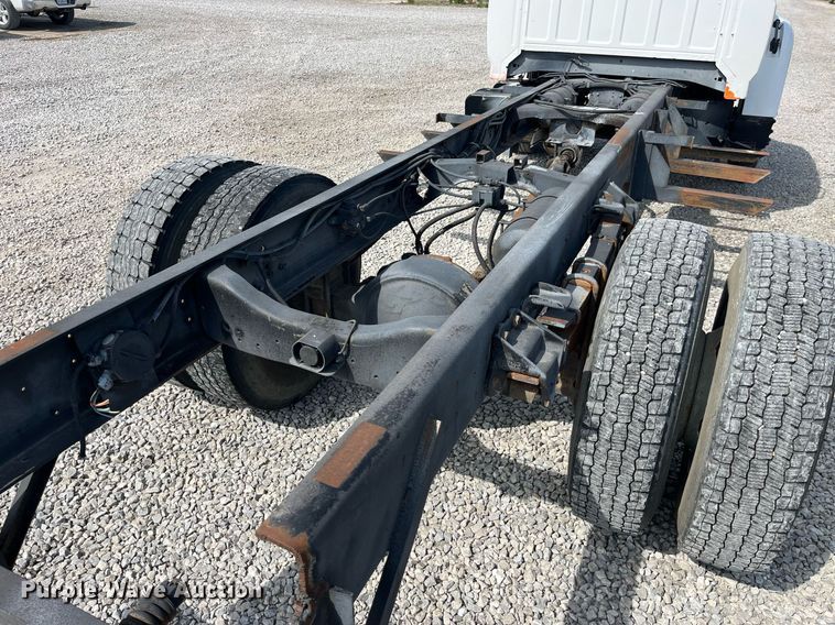 image for item LA9946 1998 Ford F700  truck cab and chassis