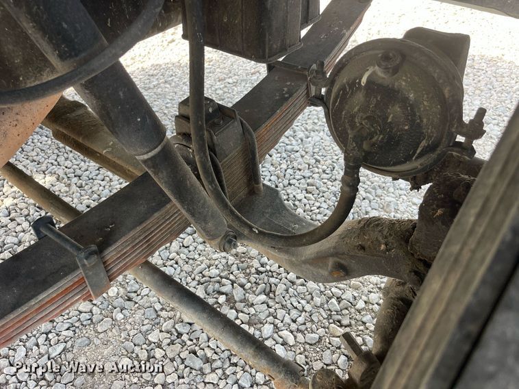 image for item LA9946 1998 Ford F700  truck cab and chassis