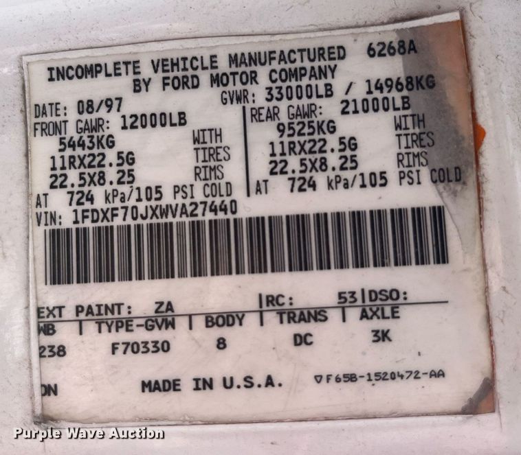 image for item LA9946 1998 Ford F700  truck cab and chassis