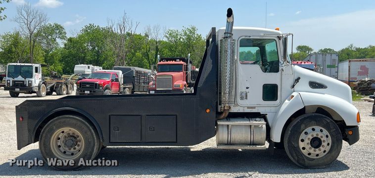 image for item LG9126 1999 Kenworth T300  flatbed truck