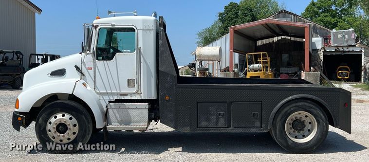 image for item LG9126 1999 Kenworth T300  flatbed truck