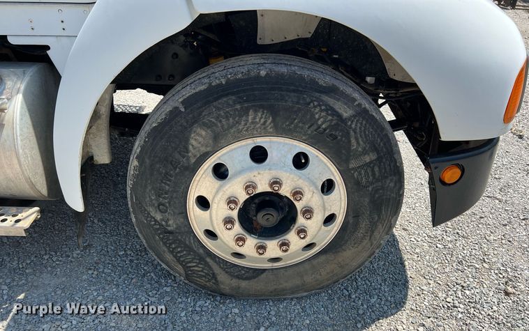 image for item LG9126 1999 Kenworth T300  flatbed truck